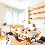 Luxury And Spacious Apartment At The Hearth Of The City