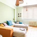 Luxury And Spacious Apartment At The Hearth Of The City